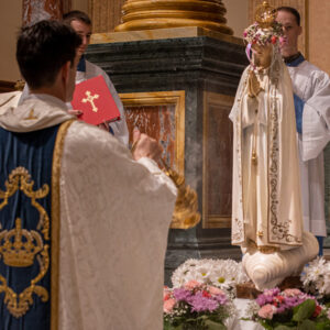 The crowning of Mary