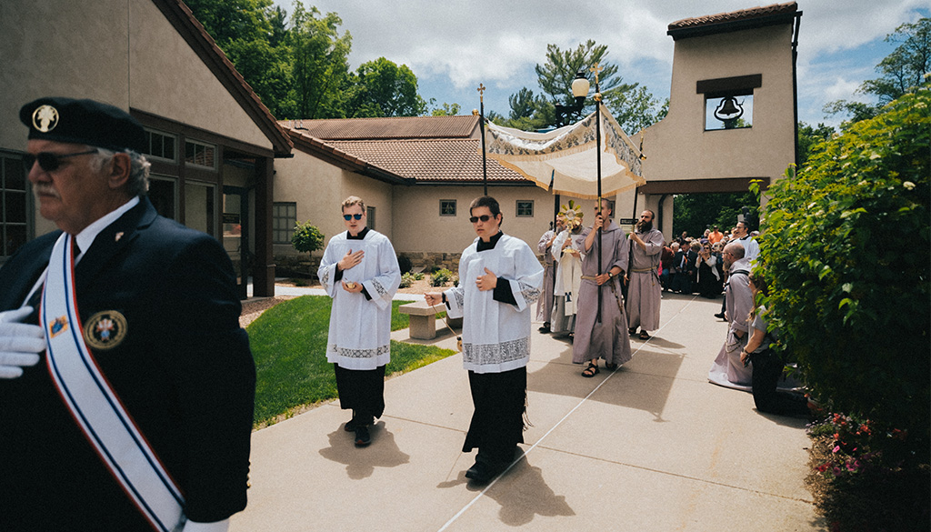 Eucharistic Procession at the Shrine of Our Lady of Guadalupe in La Crosse with Franciscan Friars of the Renewal