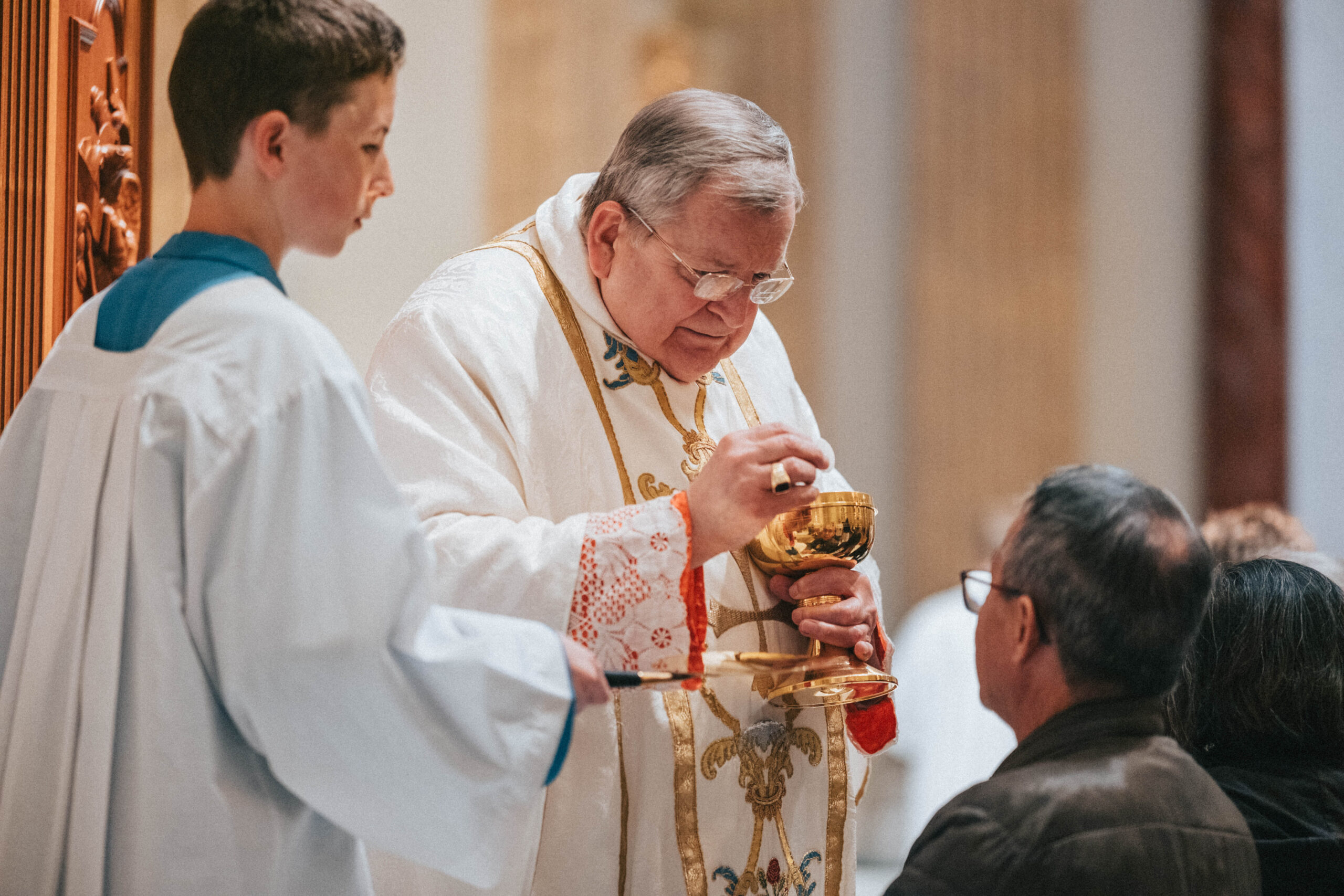 Cardinal Burke Communion