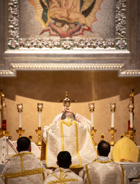 12.16 Pontifical-46