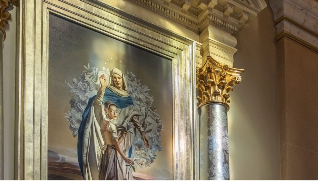 Cardinal-Burke-with-Maria-Goretti-side-altar-min-1-scaled